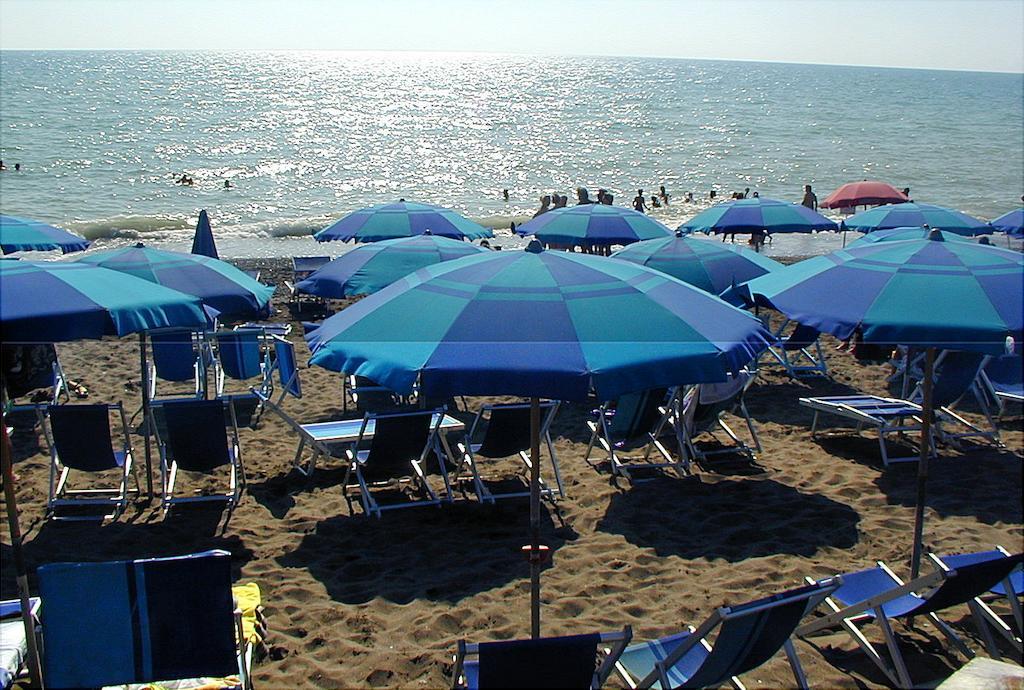 Camping Free Beach Marina Di Bibbona Exterior photo
